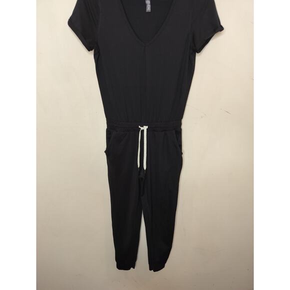 Vuori All Day Jumpsuit Short Sleeve Pant Romper V Neck - Picture 3 of 9